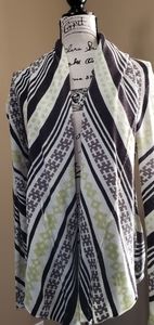 OhMG! Cardigan with 2 front pockets.